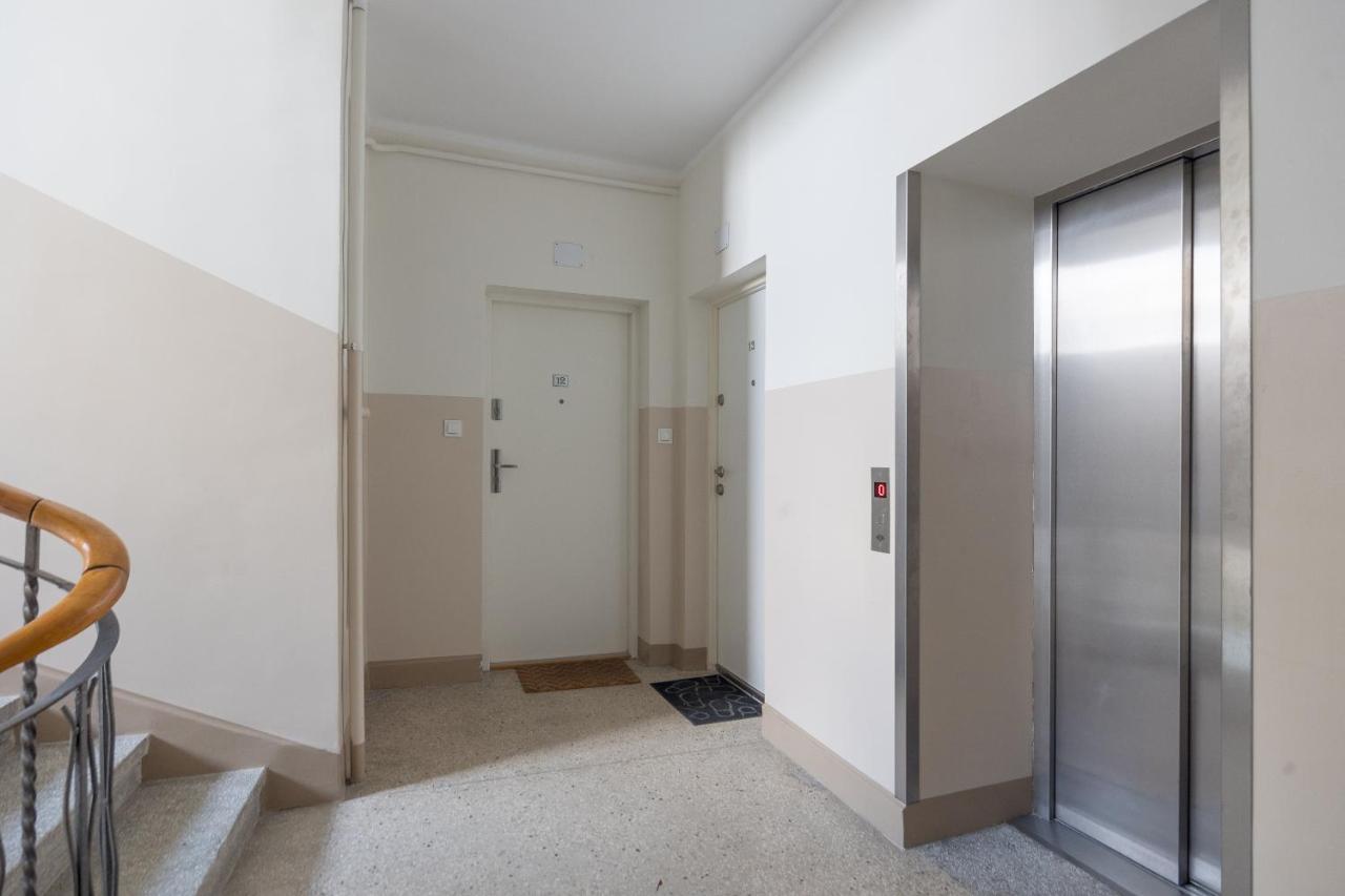 Metro Raclawicka Red Apartment Varsovie Extérieur photo